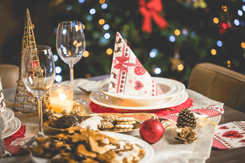 Image of table set for Christmas dinner