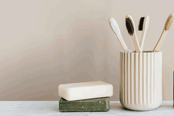 Plastic free shampoo bars and toothbrushes 